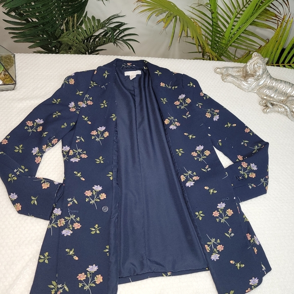 Blazer - Picture 4 of 5